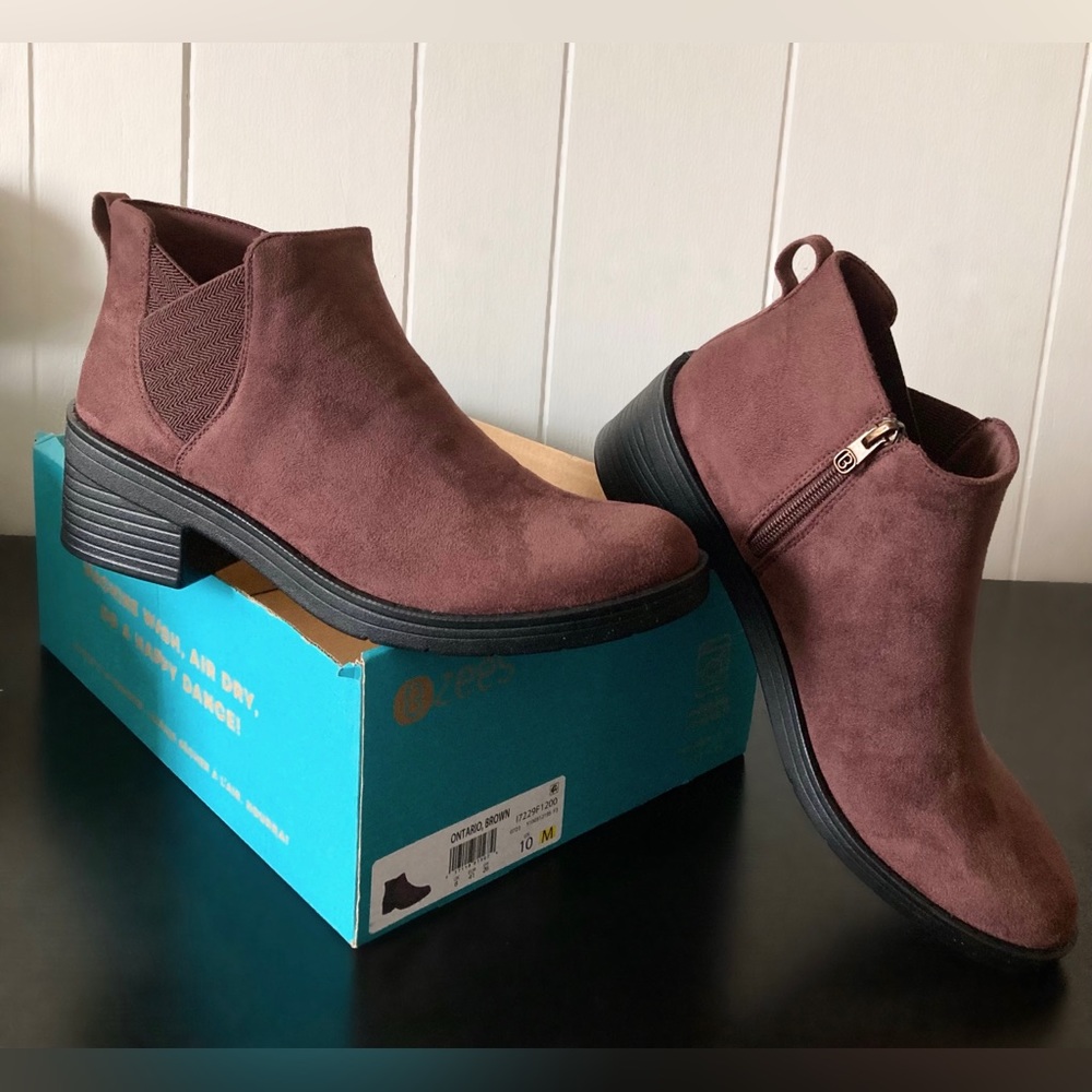 BZees Ankle Boots